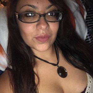 Meet your Posher, Dina